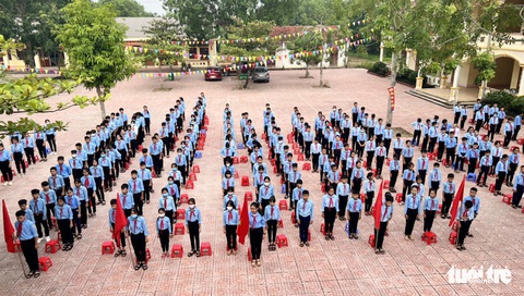 Vụ phản đối sáp nhập trường: Tất cả học sinh đã đến lớp - Ảnh 1. Vụ phản đối sáp nhập trường: Tất cả học sinh đã đến lớp - Ảnh 1.