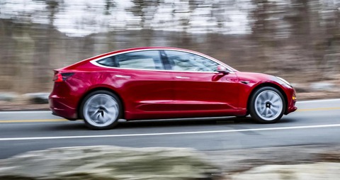 Khách hàng đang quay lưng với Tesla vì Elon Musk? - Ảnh 2. Khách hàng đang quay lưng với Tesla vì Elon Musk? - Ảnh 2.