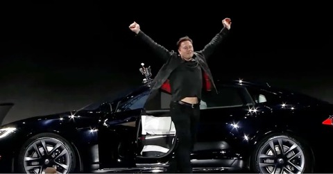 Khách hàng đang quay lưng với Tesla vì Elon Musk? - Ảnh 1. Khách hàng đang quay lưng với Tesla vì Elon Musk? - Ảnh 1.