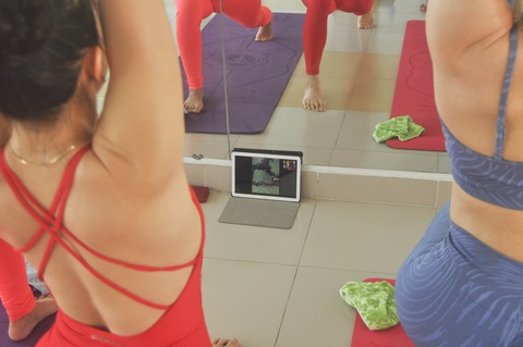 Nở rộ trào lưu học yoga online - Ảnh 2. Nở rộ trào lưu học yoga online - Ảnh 2.