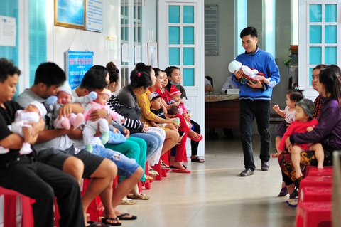 TP.HCM thiếu 2 loại vắc xin trong chương trình tiêm chủng mở rộng - Ảnh 1. TP.HCM thiếu 2 loại vắc xin trong chương trình tiêm chủng mở rộng - Ảnh 1.