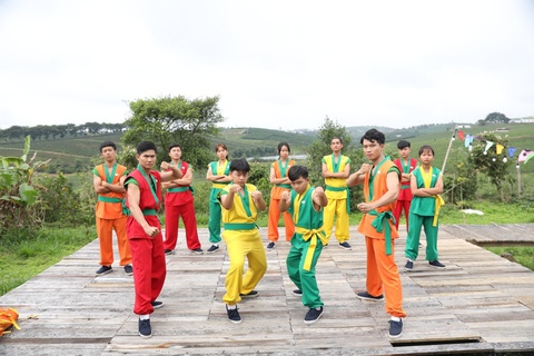 Mười: Lời nguyền trở lại phát hành tại hơn 10 quốc gia, Thanh Duy làm live show kỷ niệm ca hát - Ảnh 3. Mười: Lời nguyền trở lại phát hành tại hơn 10 quốc gia, Thanh Duy làm live show kỷ niệm ca hát - Ảnh 3.