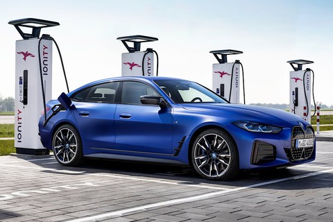 BMW nghĩ ra cách giải quyết vấn đề sạc công cộng đáng lý không nên tồn tại - Ảnh 2. BMW nghĩ ra cách giải quyết vấn đề sạc công cộng đáng lý không nên tồn tại - Ảnh 2.