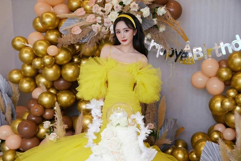 Dương Mịch đón tuổi 36 với màn biểu diễn flycam chưa từng có - Ảnh 1. Dương Mịch đón tuổi 36 với màn biểu diễn flycam chưa từng có - Ảnh 1.