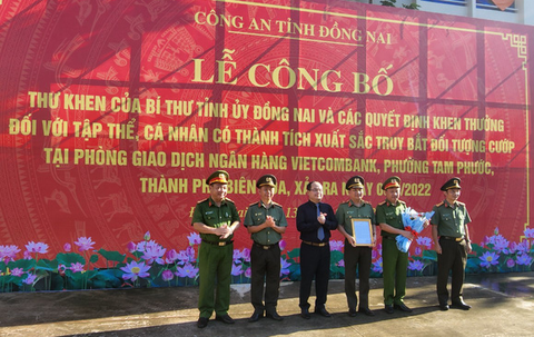 Khen thưởng Công an Đồng Nai phá án nhanh vụ cướp ngân hàng - Ảnh 1. Khen thưởng Công an Đồng Nai phá án nhanh vụ cướp ngân hàng - Ảnh 1.