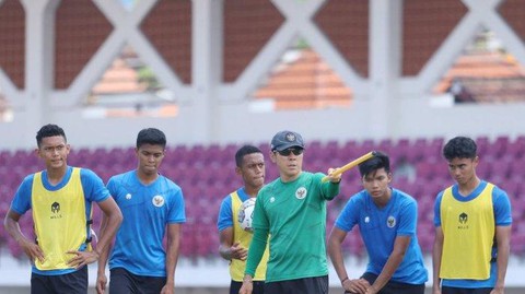 HLV Shin Tae Yong tự tin U20 Indonesia sẽ vượt qua Việt Nam để dự Giải U20 châu Á 2023 - Ảnh 1. HLV Shin Tae Yong tự tin U20 Indonesia sẽ vượt qua Việt Nam để dự Giải U20 châu Á 2023 - Ảnh 1.