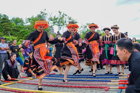 Sun Group và hành trình trở thành Tập đoàn du lịch hàng đầu Châu Á - Ảnh 3. Sun Group và hành trình trở thành Tập đoàn du lịch hàng đầu Châu Á - Ảnh 3.