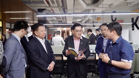 Phó thủ tướng Singapore thăm Khu công nghiệp VSIP và cộng đồng khởi nghiệp Block71 - Ảnh 2. Phó thủ tướng Singapore thăm Khu công nghiệp VSIP và cộng đồng khởi nghiệp Block71 - Ảnh 2.