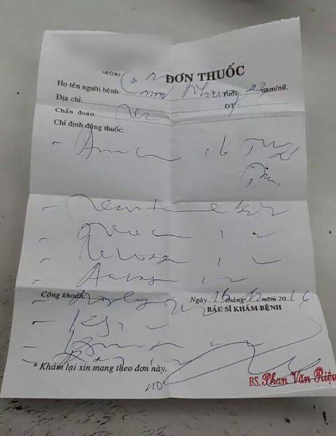 Những đơn thuốc không ai đọc được vì chữ viết như giun bò - Ảnh 4. Những đơn thuốc không ai đọc được vì chữ viết như giun bò - Ảnh 4.