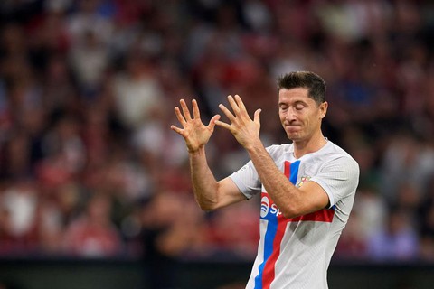 Barca lại thua Bayern Munich - Ảnh 2. Barca lại thua Bayern Munich - Ảnh 2.