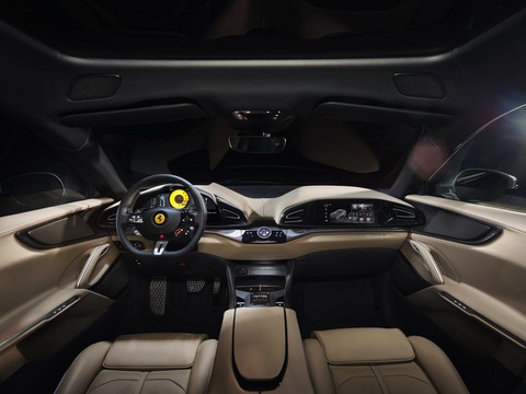 Ferrari ra mắt SUV đầu tiên Purosangue: Cửa mở kiểu Rolls-Royce, 4 ghế đơn, táp lô tách đôi - Ảnh 4. Ferrari ra mắt SUV đầu tiên Purosangue: Cửa mở kiểu Rolls-Royce, 4 ghế đơn, táp lô tách đôi - Ảnh 4.