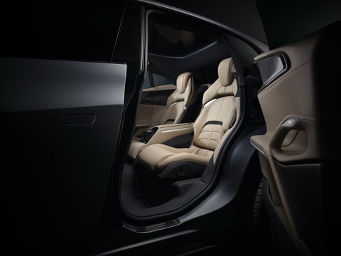 Ferrari ra mắt SUV đầu tiên Purosangue: Cửa mở kiểu Rolls-Royce, 4 ghế đơn, táp lô tách đôi - Ảnh 14. Ferrari ra mắt SUV đầu tiên Purosangue: Cửa mở kiểu Rolls-Royce, 4 ghế đơn, táp lô tách đôi - Ảnh 14.