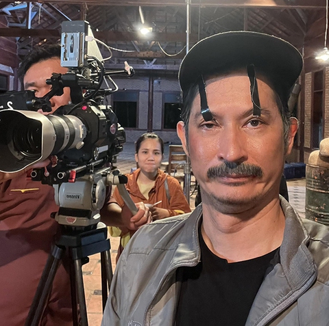 Ảnh vui sao Việt 14-9: Huy Khánh chống buồn ngủ kiểu bá đạo - Ảnh 1. Ảnh vui sao Việt 14-9: Huy Khánh chống buồn ngủ kiểu bá đạo - Ảnh 1.