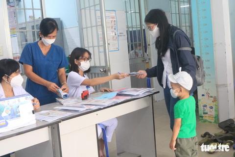 Bộ Y tế: Thiếu vắc xin sởi và DPT do chưa hoàn thiện thủ tục đặt hàng, ký hợp đồng - Ảnh 1. Bộ Y tế: Thiếu vắc xin sởi và DPT do chưa hoàn thiện thủ tục đặt hàng, ký hợp đồng - Ảnh 1.