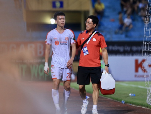 Hoàng Đức chấn thương, nguy cơ lỡ hẹn tuyển Việt Nam - Ảnh 1. Hoàng Đức chấn thương, nguy cơ lỡ hẹn tuyển Việt Nam - Ảnh 1.