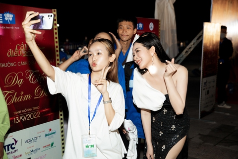 Mai Thanh Hà xuất hiện như Chương Tử Di Việt Nam tại Cánh diều vàng 2021 - Ảnh 5. Mai Thanh Hà xuất hiện như Chương Tử Di Việt Nam tại Cánh diều vàng 2021 - Ảnh 5.