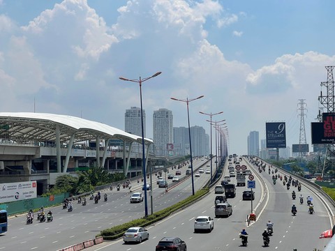 Thời tiết 15-9: Từ Đà Nẵng vào Nam Bộ mưa dông, Bắc Bộ nắng nhiều - Ảnh 1. Thời tiết 15-9: Từ Đà Nẵng vào Nam Bộ mưa dông, Bắc Bộ nắng nhiều - Ảnh 1.