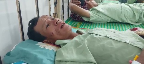 Sập tường đang xây ở khu công nghiệp: Tôi may mắn rơi xuống hố chứ không chết rồi - Ảnh 1. Sập tường đang xây ở khu công nghiệp: Tôi may mắn rơi xuống hố chứ không chết rồi - Ảnh 1.