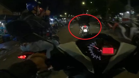 Cãi nhau trên mạng chưa đã, hai nhóm choai choai hẹn ra chợ đầu mối Thủ Đức chém nhau - Ảnh 1. Cãi nhau trên mạng chưa đã, hai nhóm choai choai hẹn ra chợ đầu mối Thủ Đức chém nhau - Ảnh 1.
