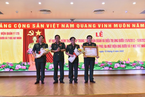 Ra mắt Viện Ung bướu và Y học hạt nhân - Ảnh 1. Ra mắt Viện Ung bướu và Y học hạt nhân - Ảnh 1.