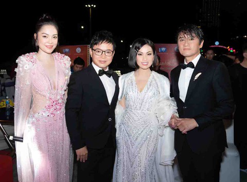 Ca sĩ Hà Phương về Việt Nam làm nghệ thuật, nghệ sĩ Kim Xuân đóng phim kinh dị Hạnh phúc máu - Ảnh 3. Ca sĩ Hà Phương về Việt Nam làm nghệ thuật, nghệ sĩ Kim Xuân đóng phim kinh dị Hạnh phúc máu - Ảnh 3.