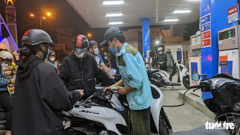 Nguồn cung xăng dầu tại Đà Nẵng chưa tới mức thiếu hụt - Ảnh 1. Nguồn cung xăng dầu tại Đà Nẵng chưa tới mức thiếu hụt - Ảnh 1.