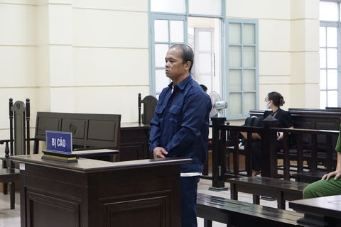 Người trộm 44 nắp chắn rác cầu Thủ Thiêm 2 lãnh hai năm tù - Ảnh 1. Người trộm 44 nắp chắn rác cầu Thủ Thiêm 2 lãnh hai năm tù - Ảnh 1.