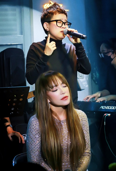 Vừa làm đám cưới, Phương Uyên đã thổ lộ muốn cưới Thanh Hà thêm lần nữa - Ảnh 3. Vừa làm đám cưới, Phương Uyên đã thổ lộ muốn cưới Thanh Hà thêm lần nữa - Ảnh 3.