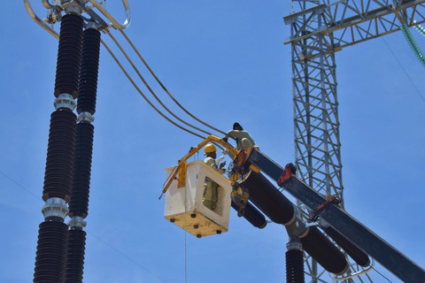 Chạy đua tiến độ trên công trường trạm biến áp 500kV Vân Phong - Ảnh 4. Chạy đua tiến độ trên công trường trạm biến áp 500kV Vân Phong - Ảnh 4.