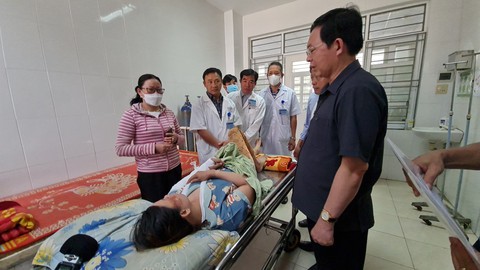 Sập tường đang xây trong khu công nghiệp: Tôi phải về nhìn mặt chồng tôi lần cuối - Ảnh 1. Sập tường đang xây trong khu công nghiệp: Tôi phải về nhìn mặt chồng tôi lần cuối - Ảnh 1.