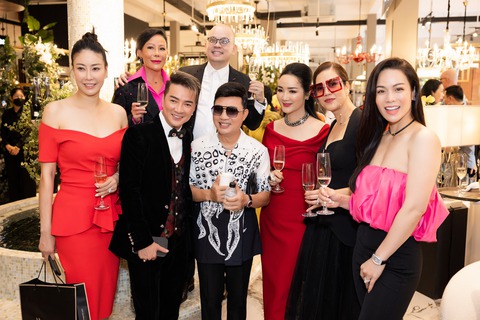 Dàn sao thứ dữ nhảy nhót tưng bừng cùng Đàm Vĩnh Hưng - Ảnh 8. Dàn sao thứ dữ nhảy nhót tưng bừng cùng Đàm Vĩnh Hưng - Ảnh 8.