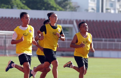 Hai trợ lý trọng tài V-League không đủ điều kiện kiểm tra thể lực giữa mùa - Ảnh 1. Hai trợ lý trọng tài V-League không đủ điều kiện kiểm tra thể lực giữa mùa - Ảnh 1.