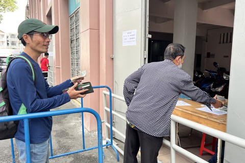 Ngày đầu bán gần 2.000 vé xem tuyển Việt Nam đấu Singapore - Ảnh 5. Ngày đầu bán gần 2.000 vé xem tuyển Việt Nam đấu Singapore - Ảnh 5.