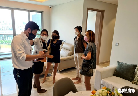 Giao dịch bất động sản phải qua sàn: Thêm chi phí, khó khả thi? - Ảnh 2. Giao dịch bất động sản phải qua sàn: Thêm chi phí, khó khả thi? - Ảnh 2.