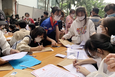 Trúng tuyển sớm nhưng... chưa có tên - Ảnh 1. Trúng tuyển sớm nhưng... chưa có tên - Ảnh 1.