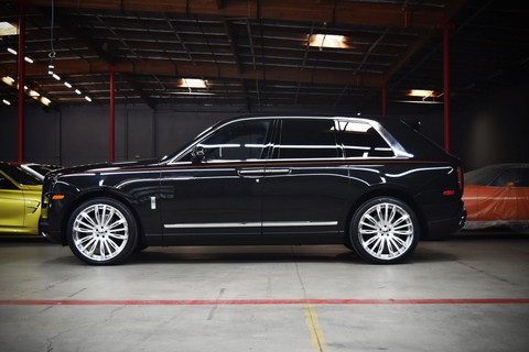 Rolls-Royce Cullinan siêu chống đạn cho yếu nhân, giá đắt gấp 3 bản tiêu chuẩn - Ảnh 2. Rolls-Royce Cullinan siêu chống đạn cho yếu nhân, giá đắt gấp 3 bản tiêu chuẩn - Ảnh 2.