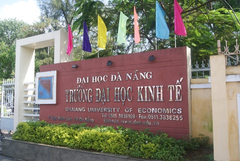 ĐH Đà Nẵng: Yêu cầu Trường ĐH Kinh tế xử lý rốt ráo việc giảng viên nhờ sinh viên thi hộ - Ảnh 1. ĐH Đà Nẵng: Yêu cầu Trường ĐH Kinh tế xử lý rốt ráo việc giảng viên nhờ sinh viên thi hộ - Ảnh 1.