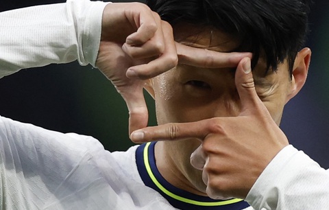 Son Heung Min lập hat-trick đưa Tottenham lên nhì bảng - Ảnh 1. Son Heung Min lập hat-trick đưa Tottenham lên nhì bảng - Ảnh 1.