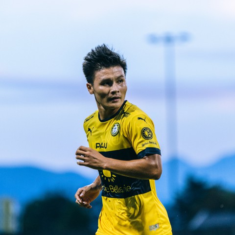 Quang Hải lần đầu đấu trong một trận thắng của Pau FC - Ảnh 1. Quang Hải lần đầu đấu trong một trận thắng của Pau FC - Ảnh 1.