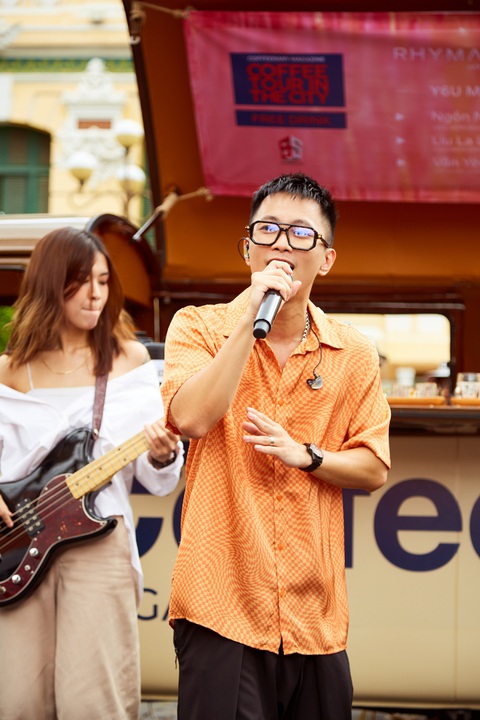 Rhymastic líu la líu lo trước Bưu điện thành phố - Ảnh 5. Rhymastic líu la líu lo trước Bưu điện thành phố - Ảnh 5.