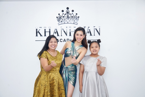 Hoa hậu Khánh Vân thử sức đào tạo hoa hậu - Ảnh 10. Hoa hậu Khánh Vân thử sức đào tạo hoa hậu - Ảnh 10.