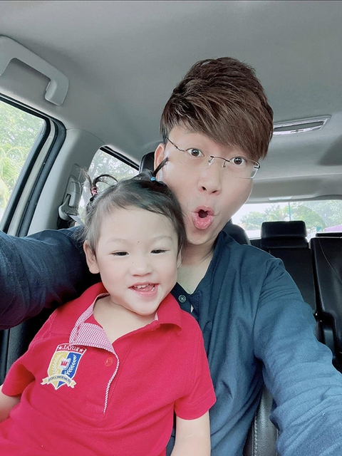 Ảnh vui sao Việt 18-9: Lisa và Leon được bố Kim Lý công kênh trên lưng - Ảnh 2. Ảnh vui sao Việt 18-9: Lisa và Leon được bố Kim Lý công kênh trên lưng - Ảnh 2.