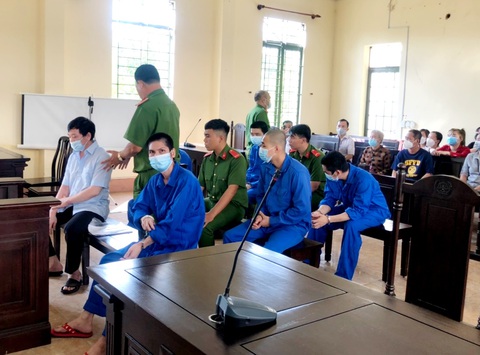 Chủ cơ sở massage Hoàng Thành tại Bình Dương lãnh 8 năm tù - Ảnh 1. Chủ cơ sở massage Hoàng Thành tại Bình Dương lãnh 8 năm tù - Ảnh 1.