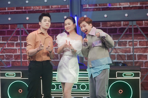 Cười ná thở với những màn lê lết của Lâm Vỹ Dạ, Sam, Trang Hý - Ảnh 1. Cười ná thở với những màn lê lết của Lâm Vỹ Dạ, Sam, Trang Hý - Ảnh 1.