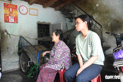 Mỗi ngày ăn một bữa, Trâm mồ côi nuôi giấc mơ vào đại học - Ảnh 3. Mỗi ngày ăn một bữa, Trâm mồ côi nuôi giấc mơ vào đại học - Ảnh 3.