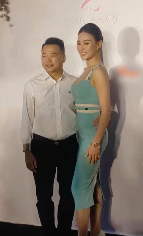 Ảnh vui sao Việt 19-9: Hồng Nhung cưỡi mô tô siêu ‘ngầu’ - Ảnh 2. Ảnh vui sao Việt 19-9: Hồng Nhung cưỡi mô tô siêu ‘ngầu’ - Ảnh 2.