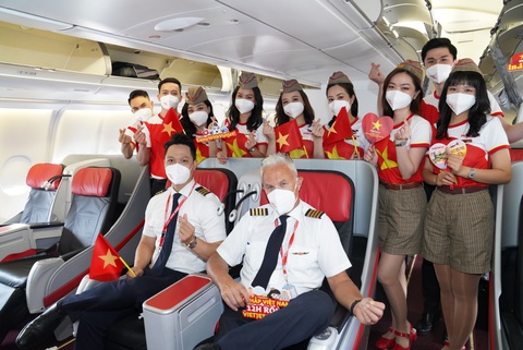Chào mừng ngày Quốc khánh 2-9 với rực rỡ cờ hoa trên các chuyến bay Vietjet - Ảnh 3. Chào mừng ngày Quốc khánh 2-9 với rực rỡ cờ hoa trên các chuyến bay Vietjet - Ảnh 3.