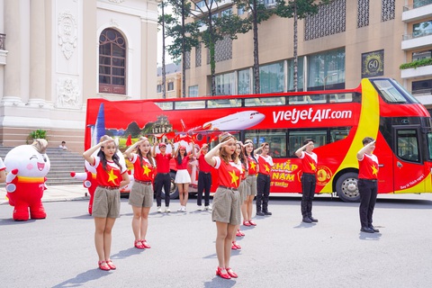 Chào mừng ngày Quốc khánh 2-9 với rực rỡ cờ hoa trên các chuyến bay Vietjet - Ảnh 6. Chào mừng ngày Quốc khánh 2-9 với rực rỡ cờ hoa trên các chuyến bay Vietjet - Ảnh 6.
