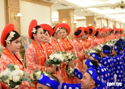 Ngày Quốc khánh - ngày hạnh phúc của 100 cặp đôi trong lễ cưới tập thể - Ảnh 4. Ngày Quốc khánh - ngày hạnh phúc của 100 cặp đôi trong lễ cưới tập thể - Ảnh 4.