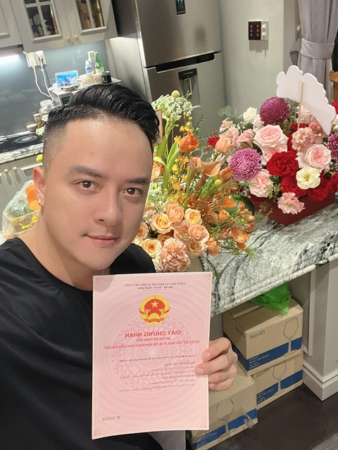 Ảnh vui sao Việt 20-9: Mỹ Tâm thư giãn khi làm vườn - Ảnh 2. Ảnh vui sao Việt 20-9: Mỹ Tâm thư giãn khi làm vườn - Ảnh 2.